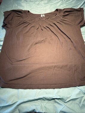 Madison Brown Short-Sleeve Smocked-Neck Tee
